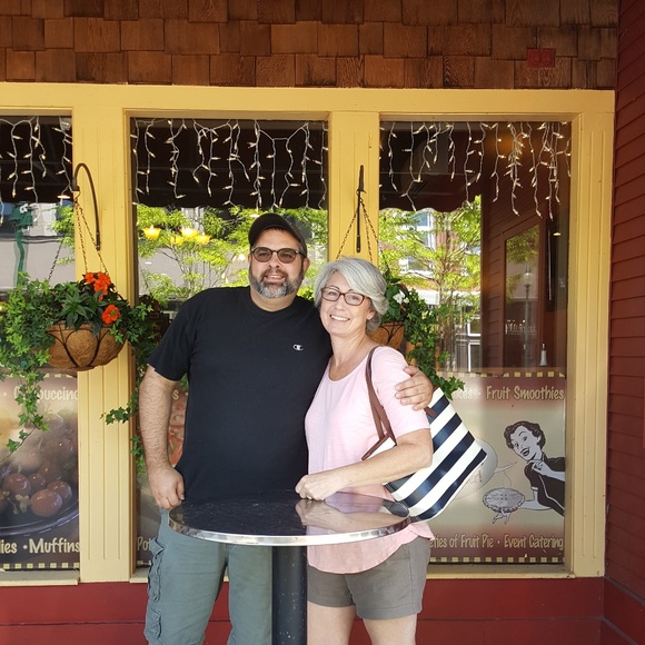 Meet your Posher, Cheri - Picture 3 of 8